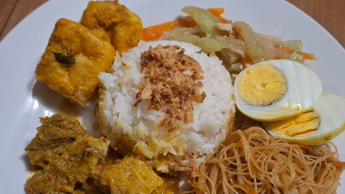 Le Nasi Campur Satu